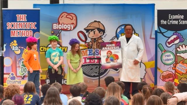 Cris Johnson performing an Amazing School Assembly